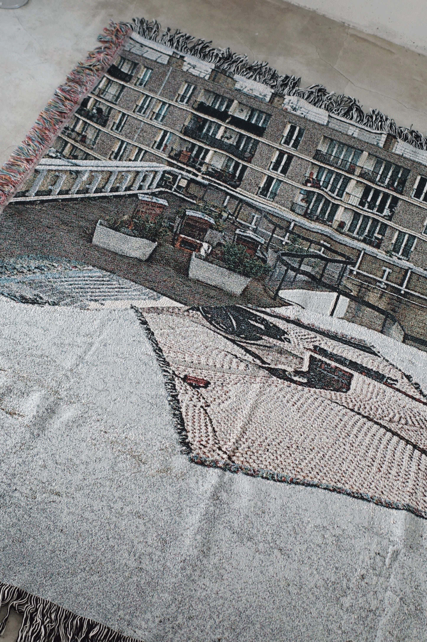 Niemeyer Rooftop Building Blanket