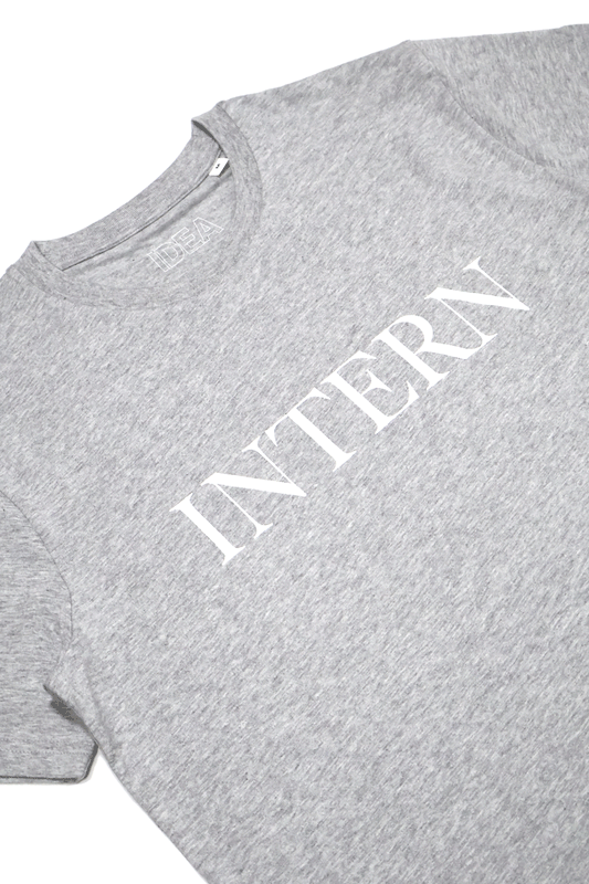 INTERN T­SHIRT