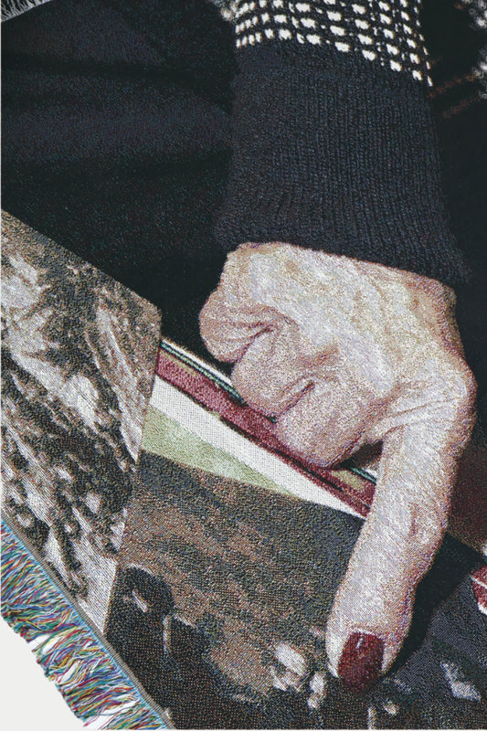 N°69 Holding Hands Blanket